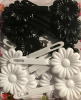 Barrettes Black and white flower